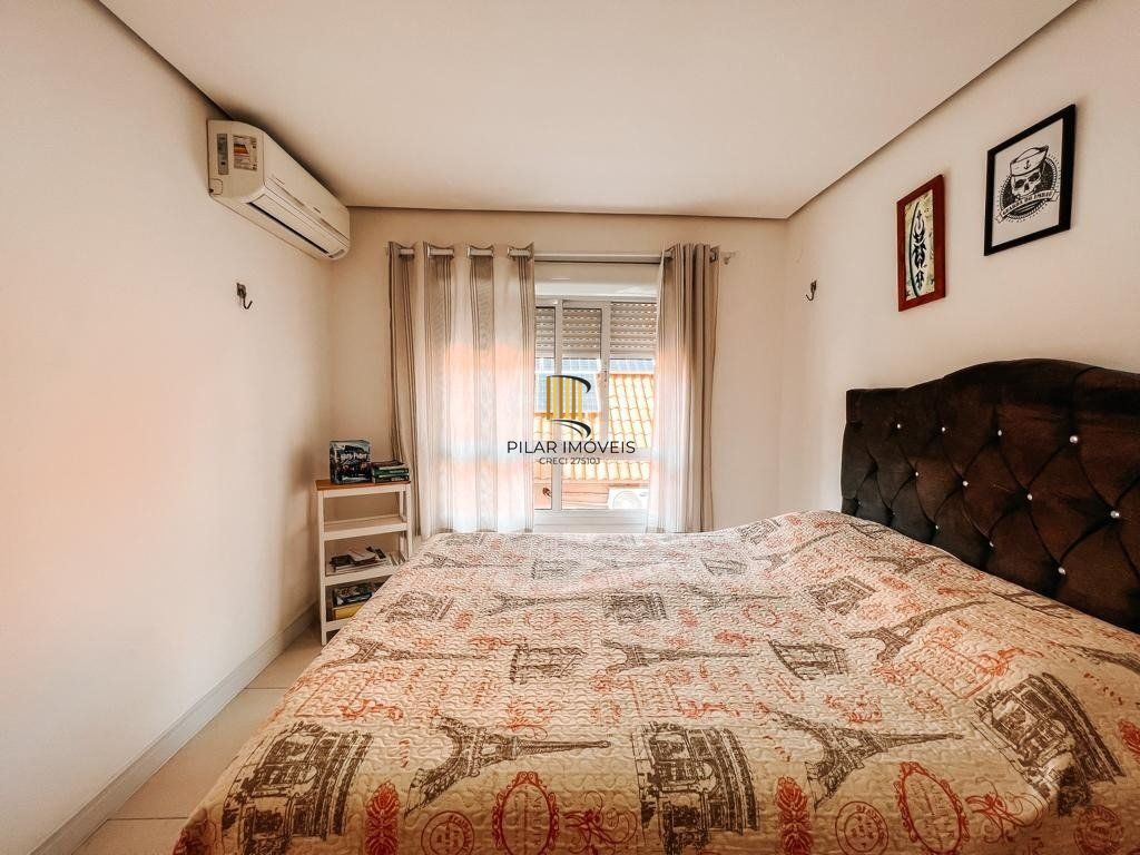 Casa de Condomínio 3 dormitórios no bairro Pedra Redonda