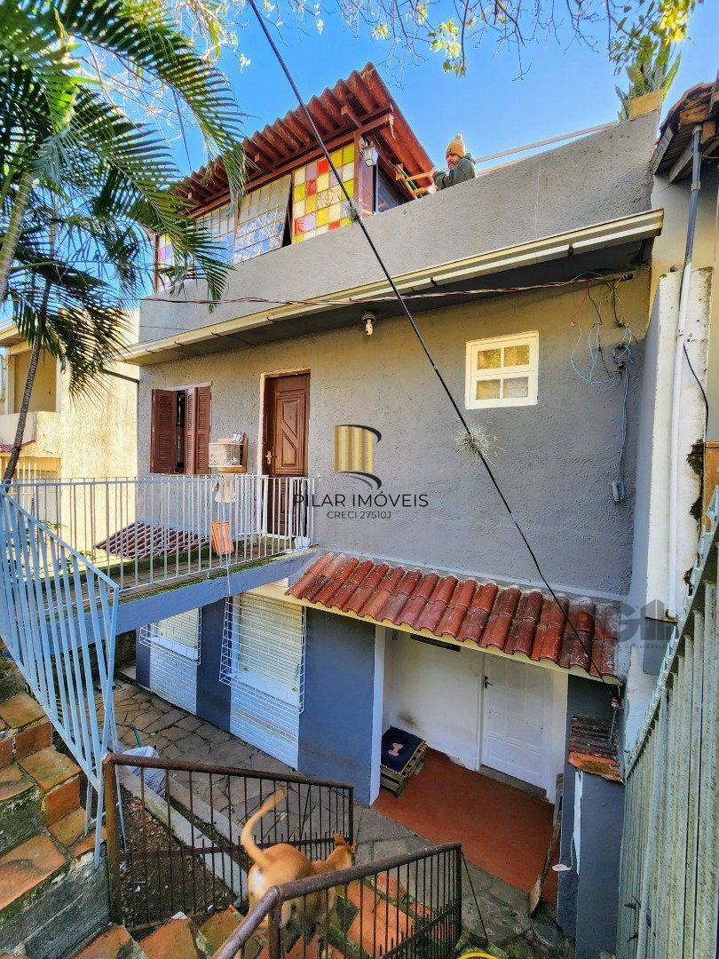 Casa 4 dormitórios no bairro Santa Tereza