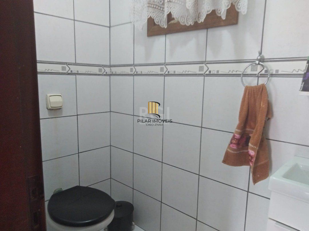 Casa para Venda - 72m², 2 dormitórios, 1 vaga - Hípica