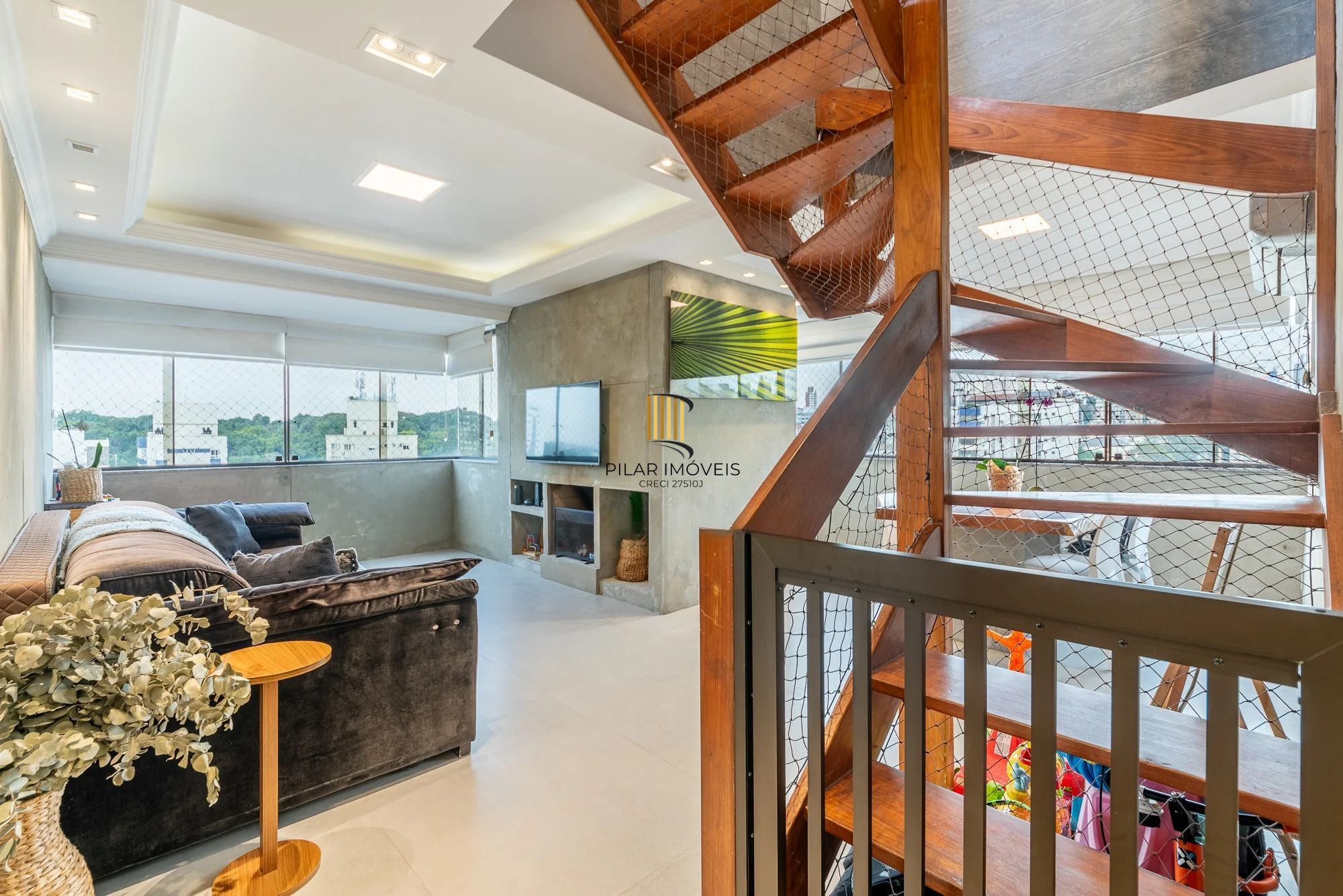 Cobertura com 203m² e 3 dormitórios, 1 suíte, 4 vagas no bairro Higienópolis