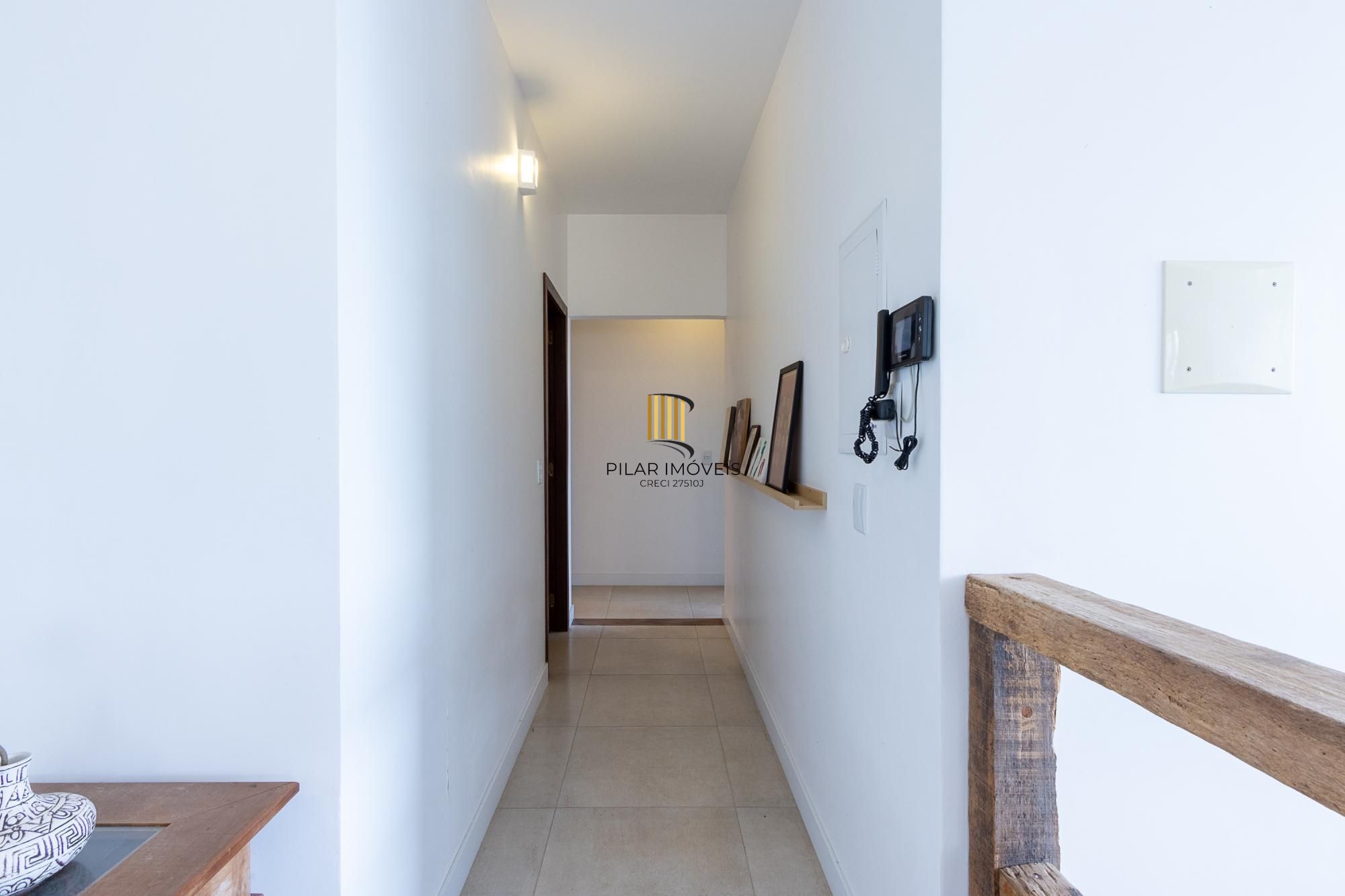 Casa com 6 quartos à venda  bairro Espírito Santo, Porto Alegre.