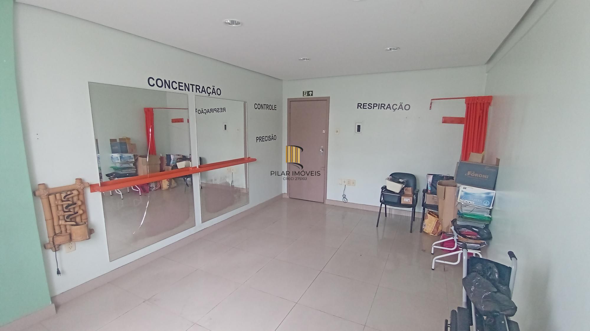 Imóvel comercial com 3 salas e recepção no Centro Histórico