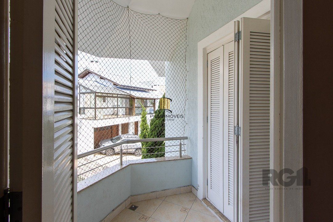 Casa de Condomínio 5 dormitórios no bairro Sarandi
