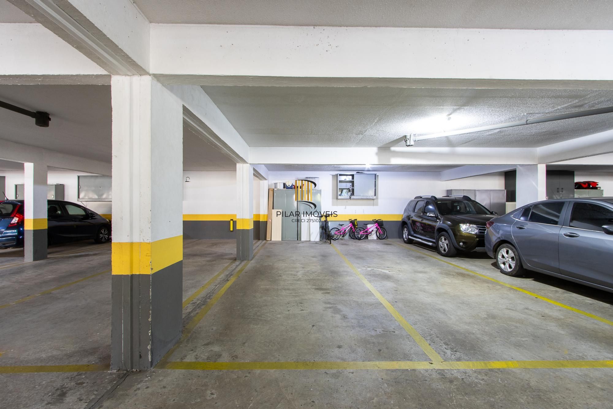 Apartamento 3 quartos, 139,64m² privativos, 2 vagas - Bairro Menino Deus