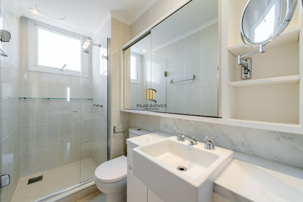 Apartamento 3 dormitórios, sendo 1 suíte e 2 vagas no Petropolis