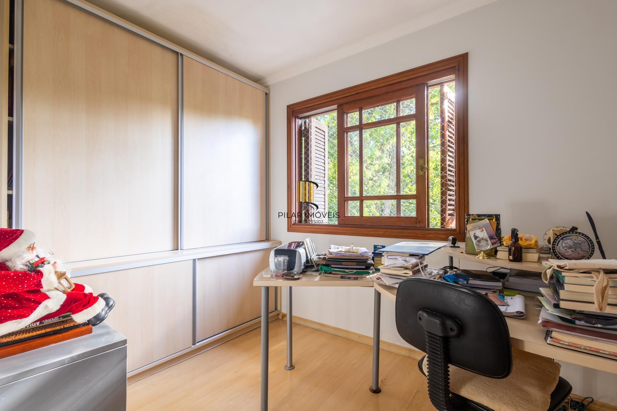 Excelente casa com 214m² privativos na Rua Dona Paulina - Bairro Tristeza!