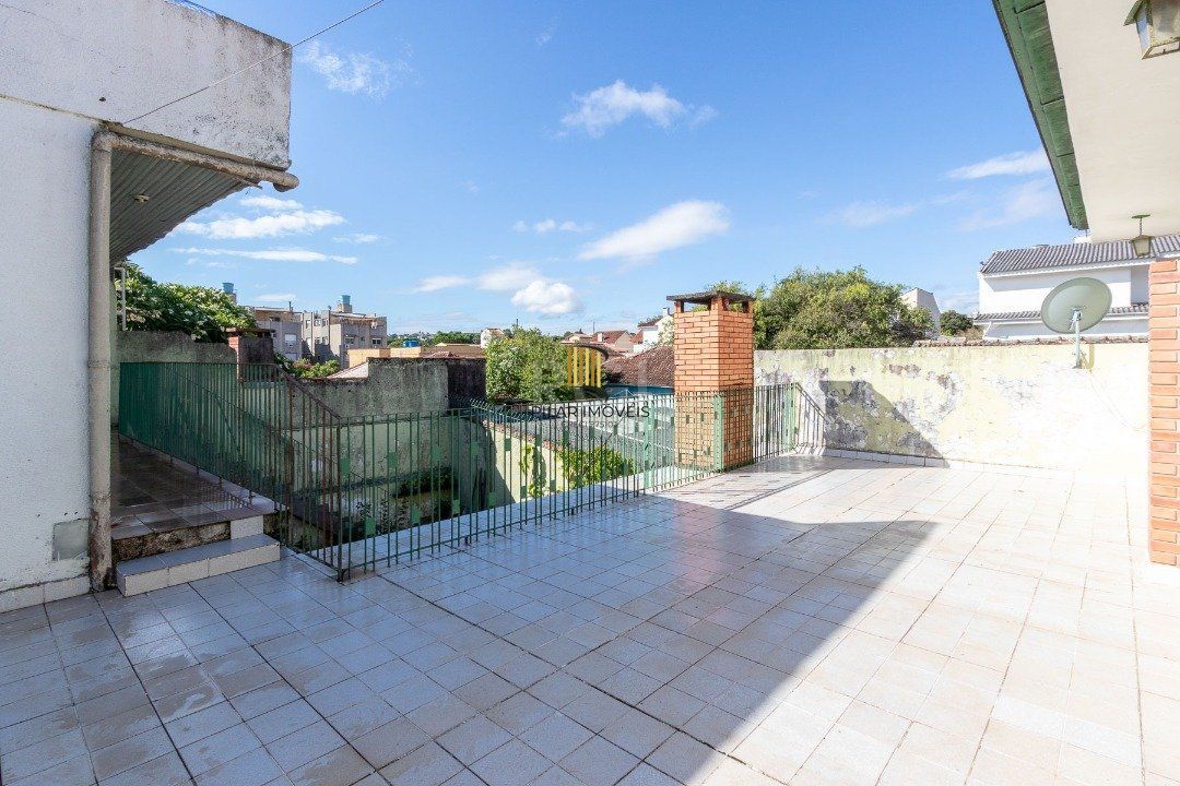 Casa para Venda - 280m², 3 dormitórios, sendo 1 suites, 2 vagas - Nonoai
