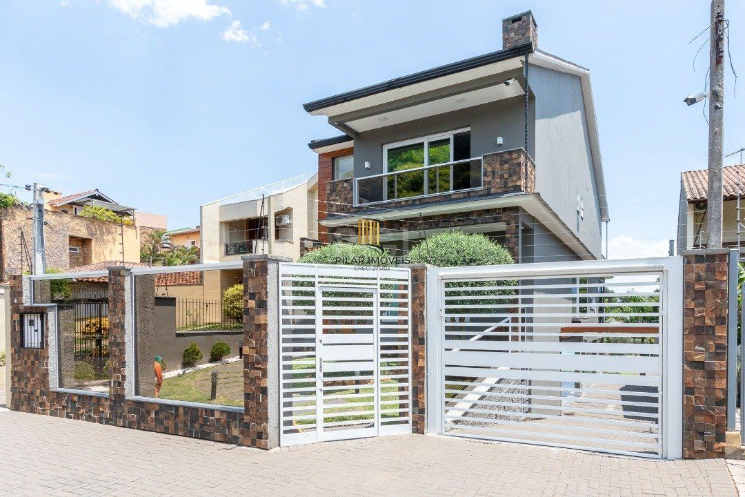 Casa para Venda - 420m², 3 dormitórios, sendo 3 suites, 8 vagas - Ipanema