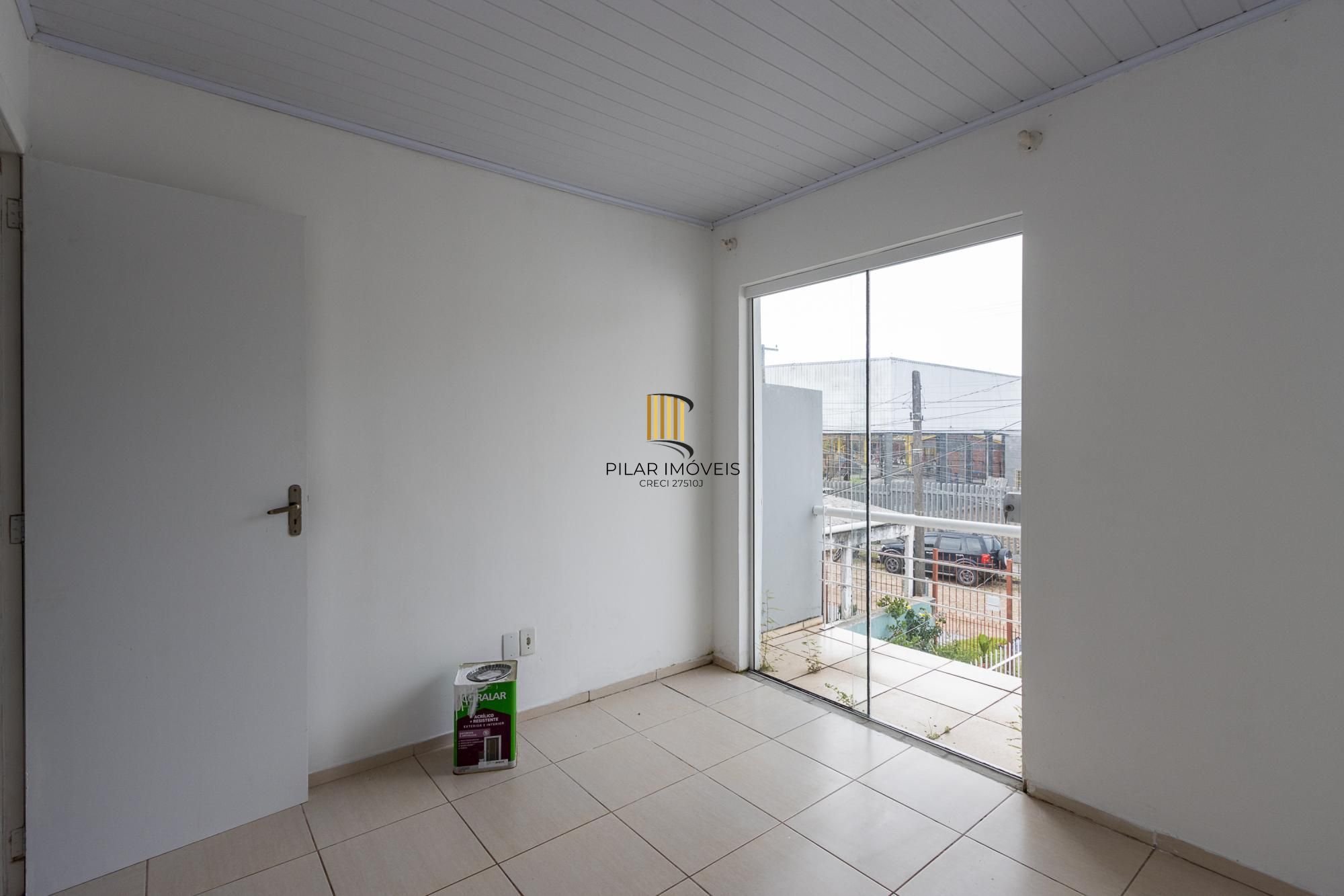 Casa (sobrado), 2 dormitórios, pátio - Bairro Hípica