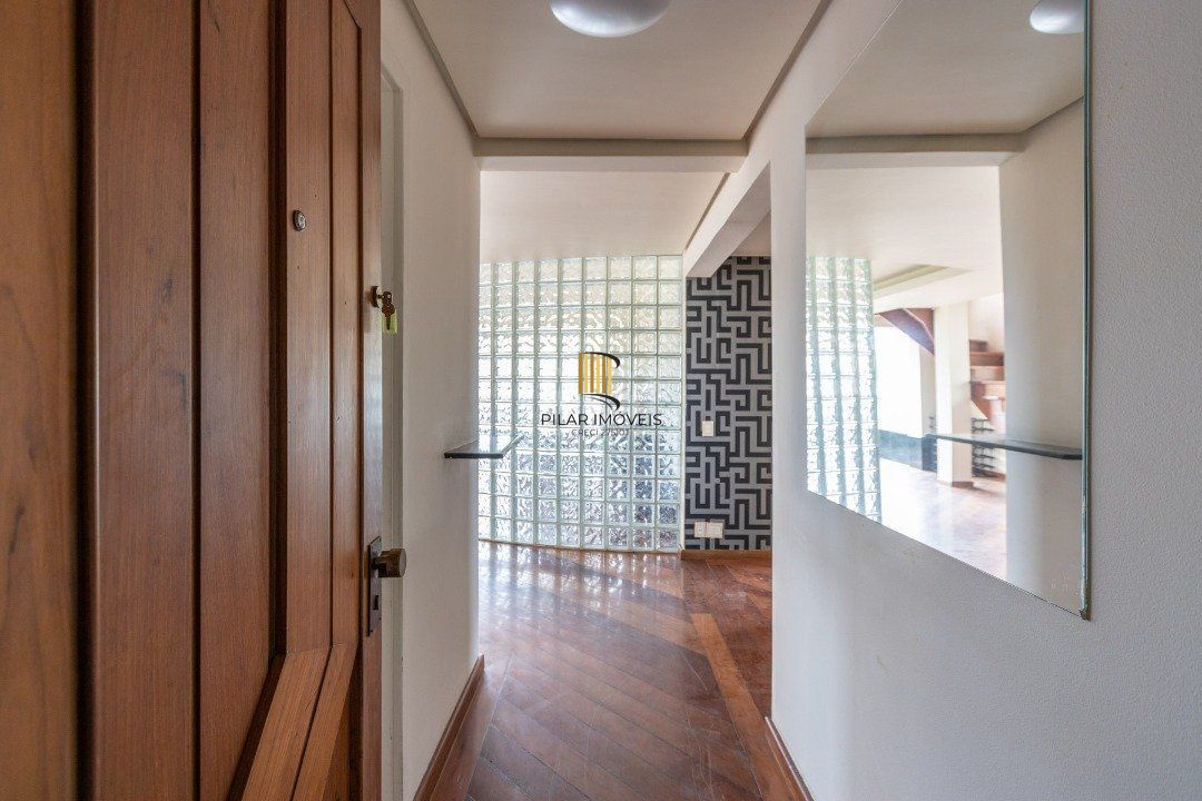 Cobertura para Venda - 302m², 4 dormitórios, sendo 1 suites, 3 vagas - Menino Deus