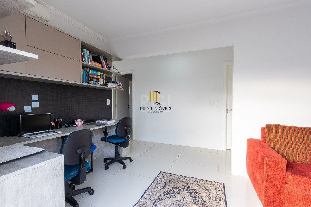 Casa para Venda - 377m², 4 dormitórios, sendo 3 suites, 3 vagas - Guarujá