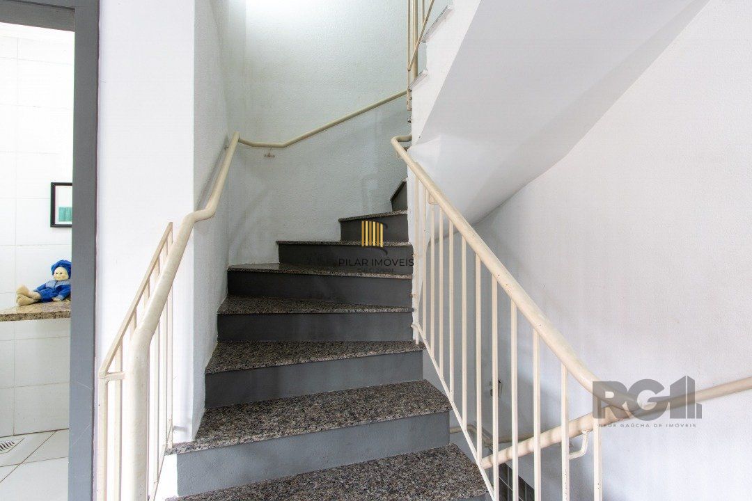 Casa 3 dormitórios no bairro Camaquã