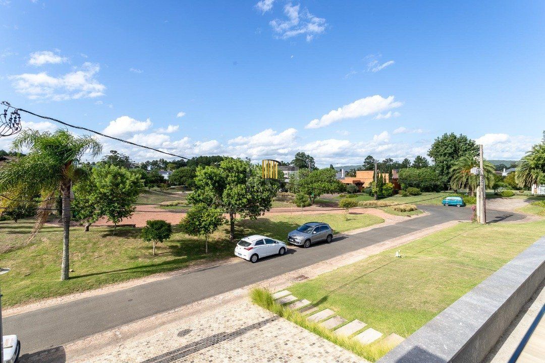 Casa Condominio para Venda - 380m², 3 dormitórios, sendo 3 suites, 6 vagas - Terra Ville