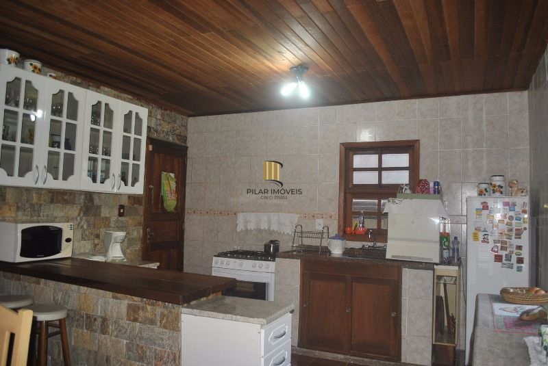 Casa para Venda - 250m², 3 dormitórios, 4 vagas - Serraria