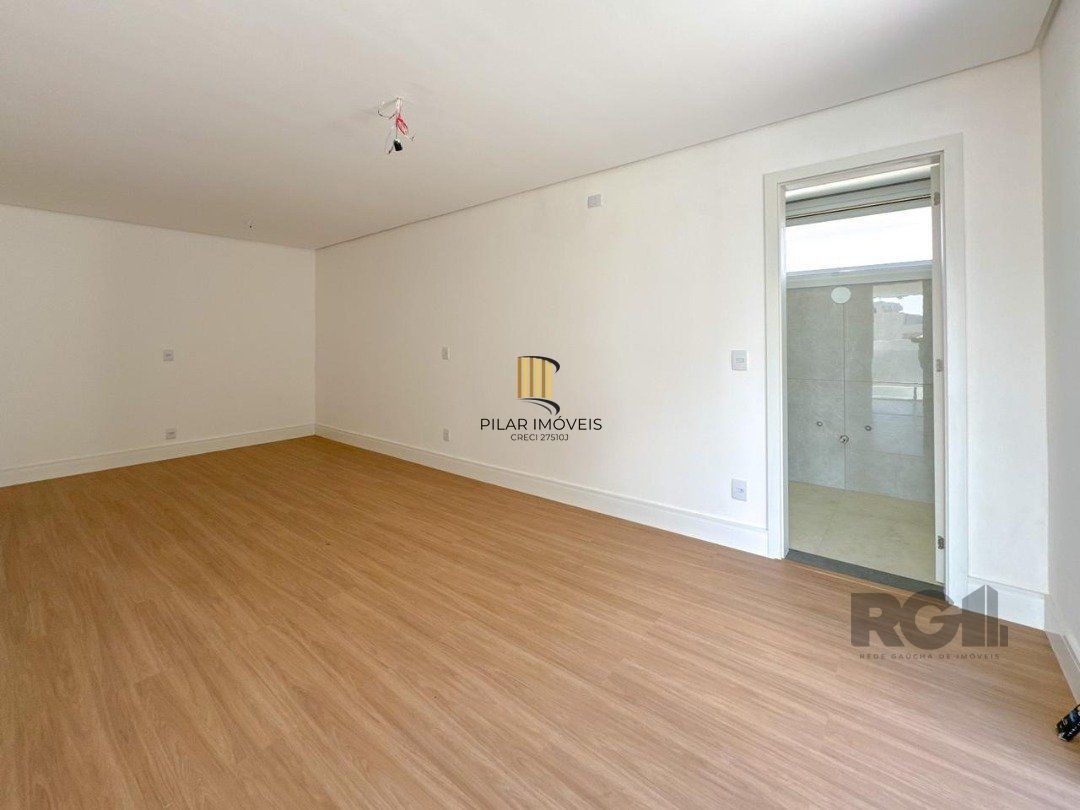 Casa Condominio para Venda - 300m², 4 dormitórios, sendo 4 suites, 2 vagas - Alphaville