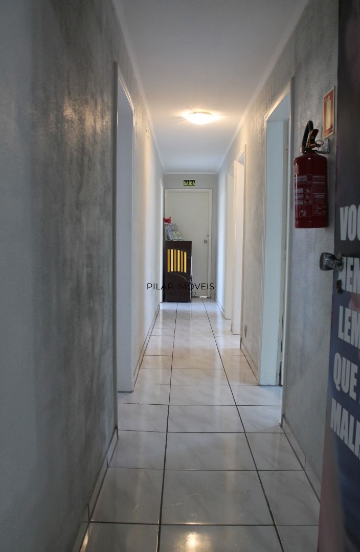 Casa para Venda - 221m², 3 dormitórios, sendo 1 suites, 4 vagas - Tristeza