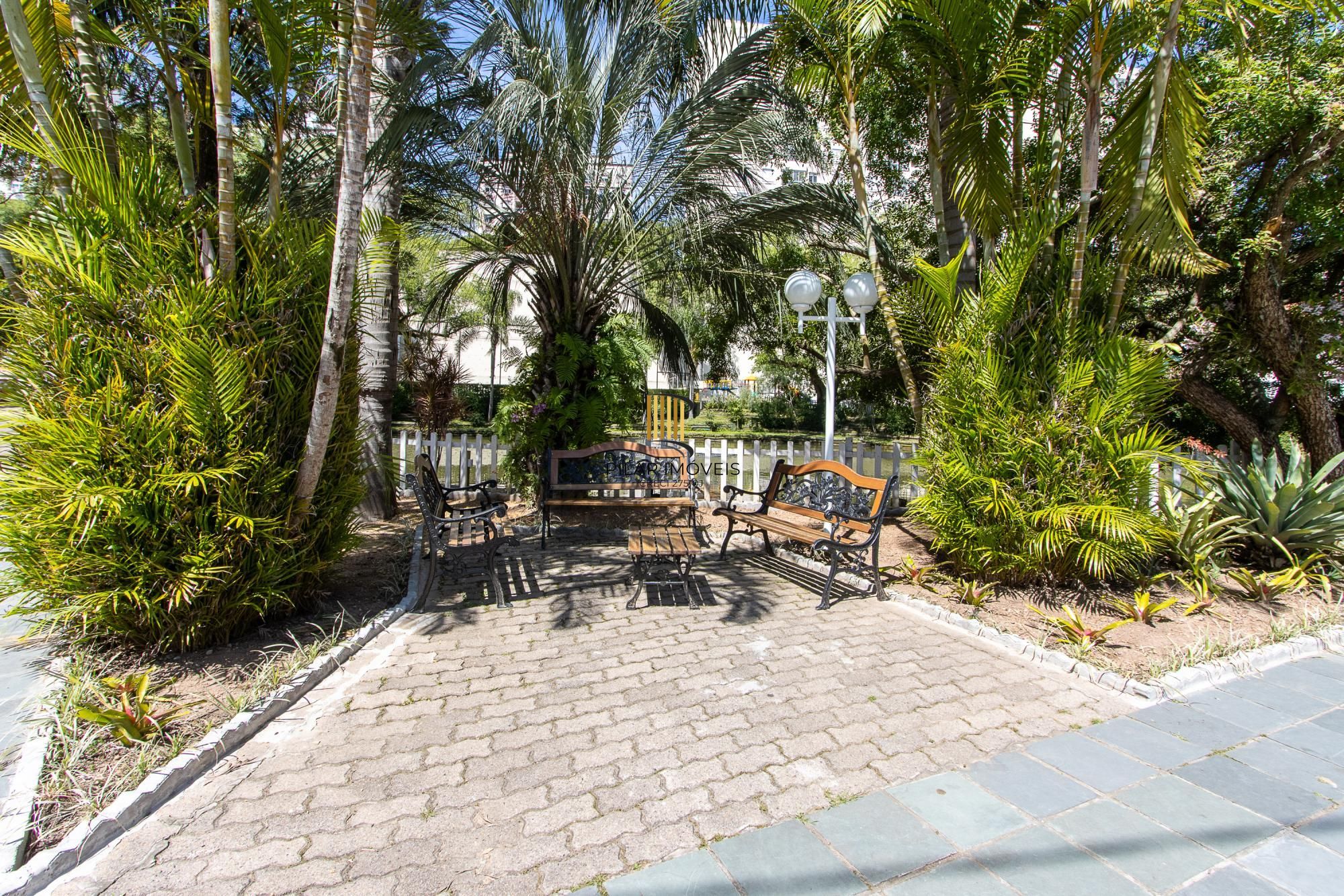 Casa em condominio com piscina