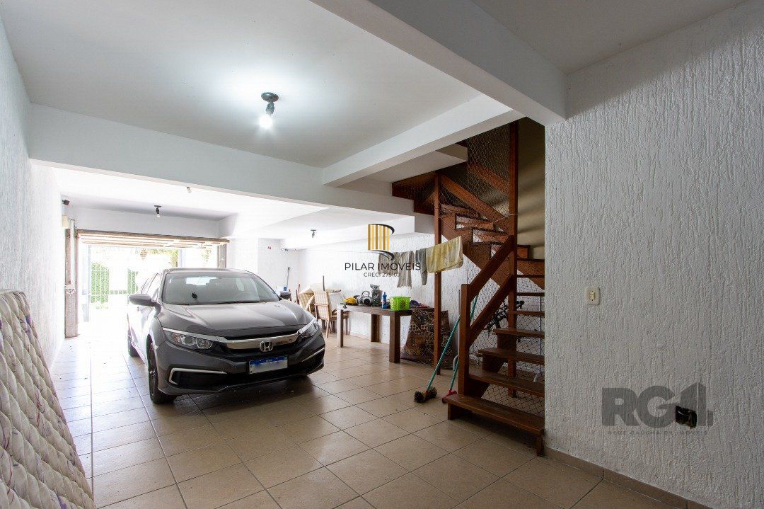 Casa 4 Dormitório(s) Bairro Tristeza