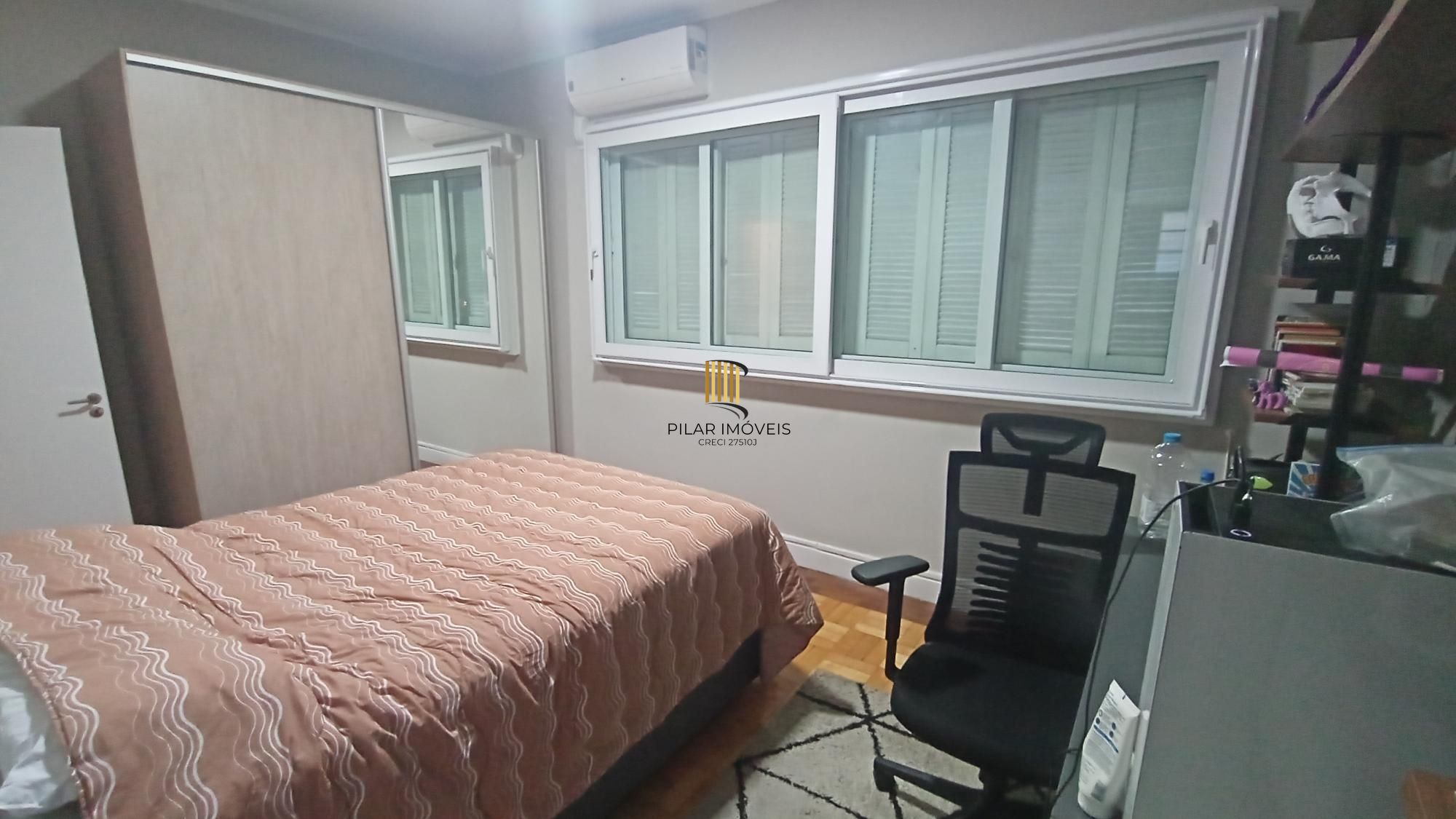 Apartamento com 4 dormitórios no Centro de Porto Alegre