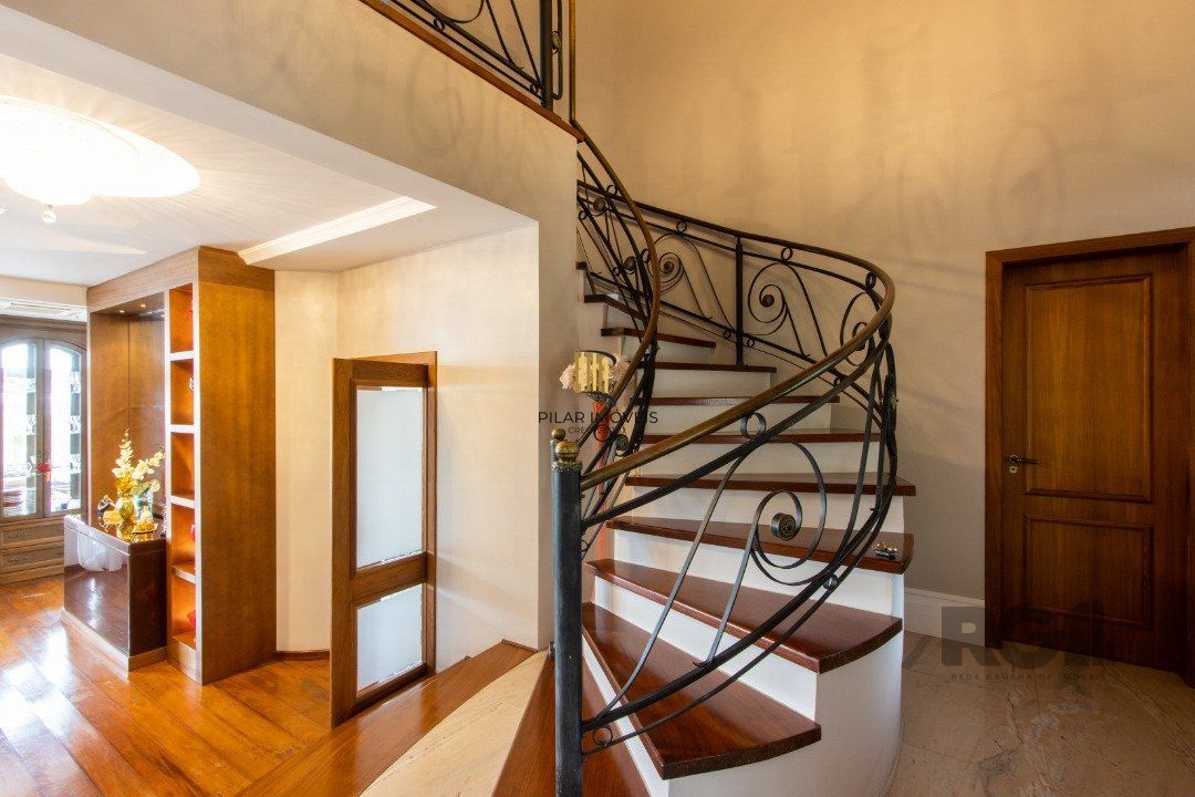 Casa para Venda com 4 dormitórios, sendo 2 suites e 4 vagas no bairro Jardim Isabel