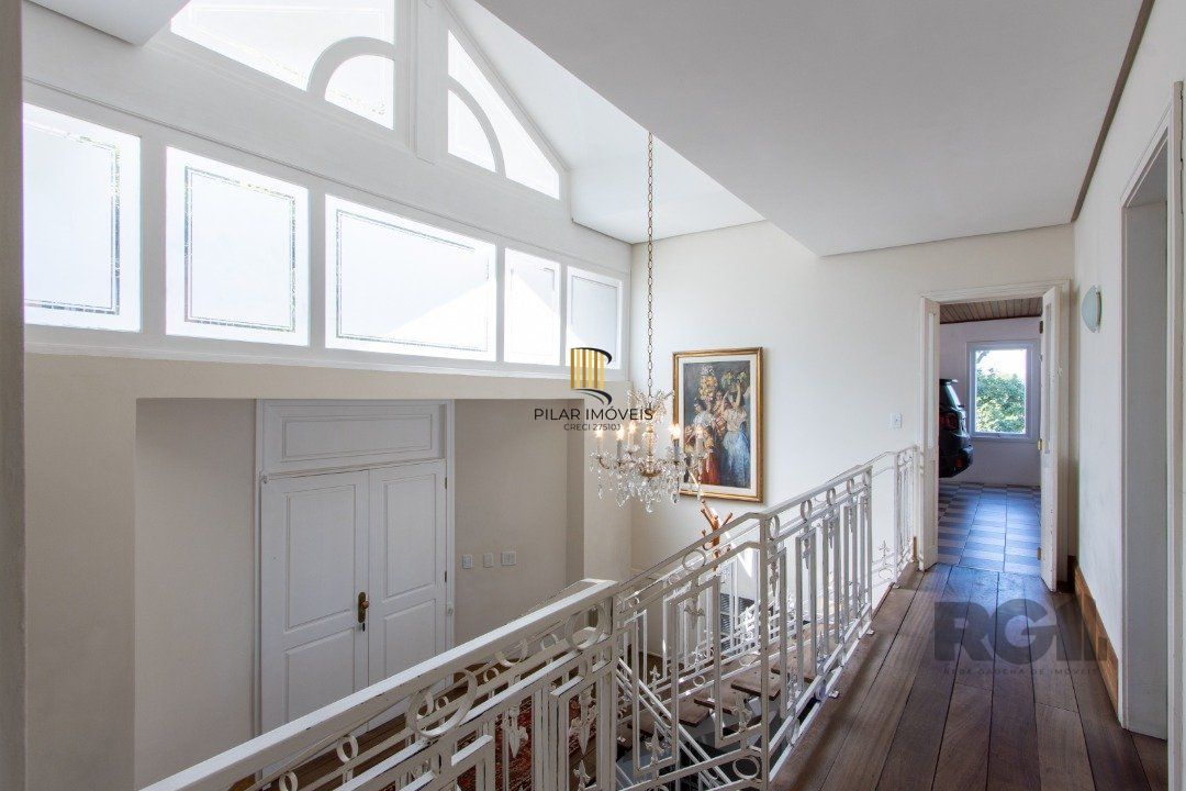 Casa deslumbrante vista do Guaiba, 3 dormitórios, sendo 1 suite master com closet e banheira de hidro com vista para o rio