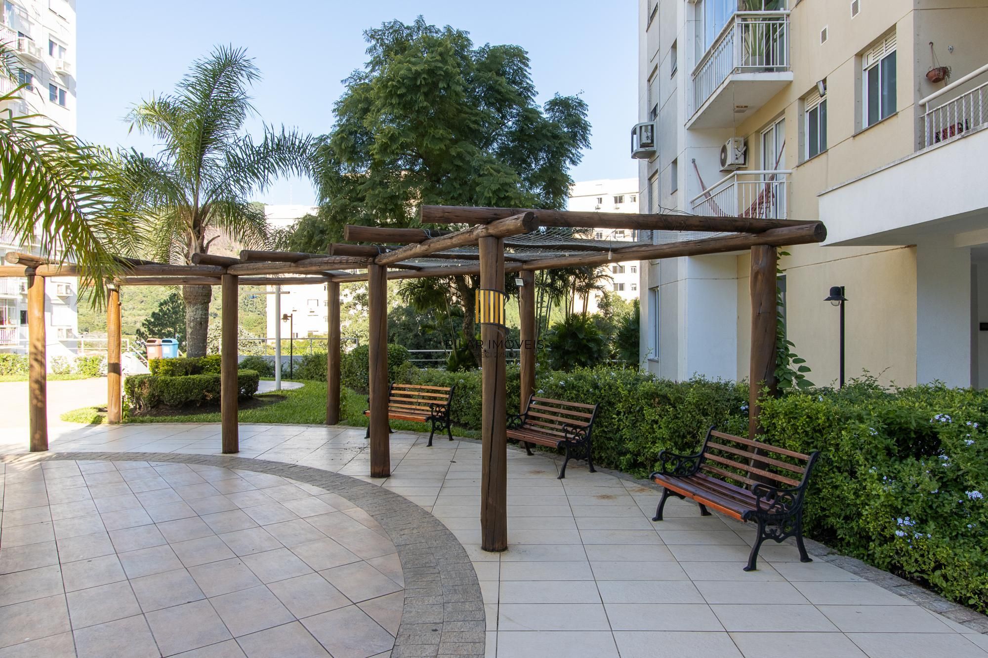 Apartamento, 2 dormitórios e 1 vaga, bairro Jardim Carvalho.