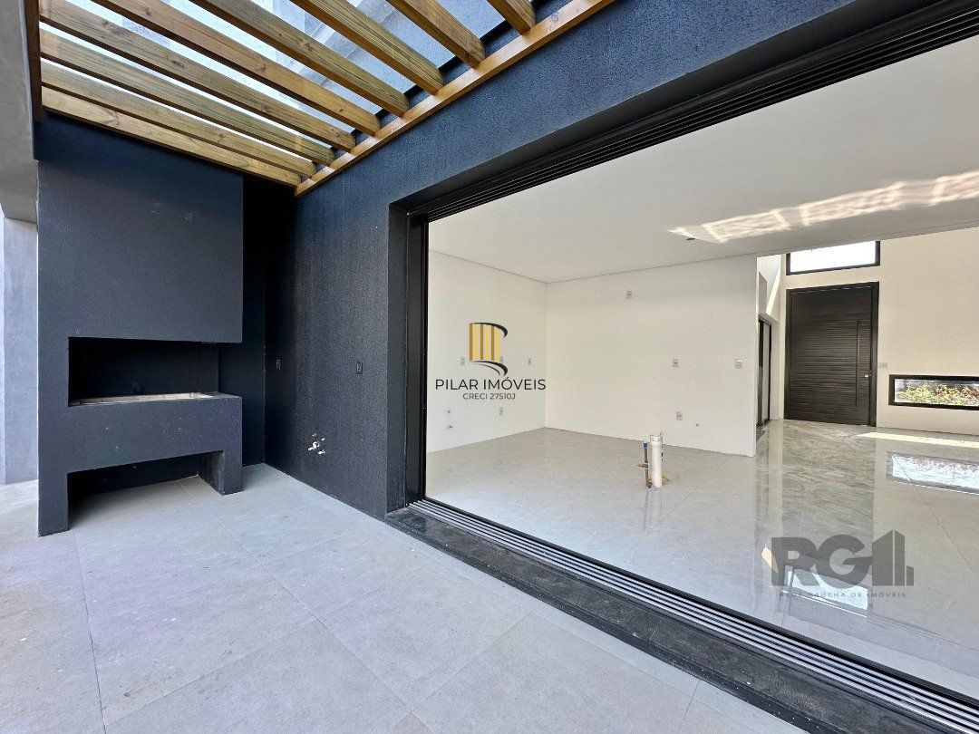 Casa de Condomínio 3 dormitórios no bairro Dubai