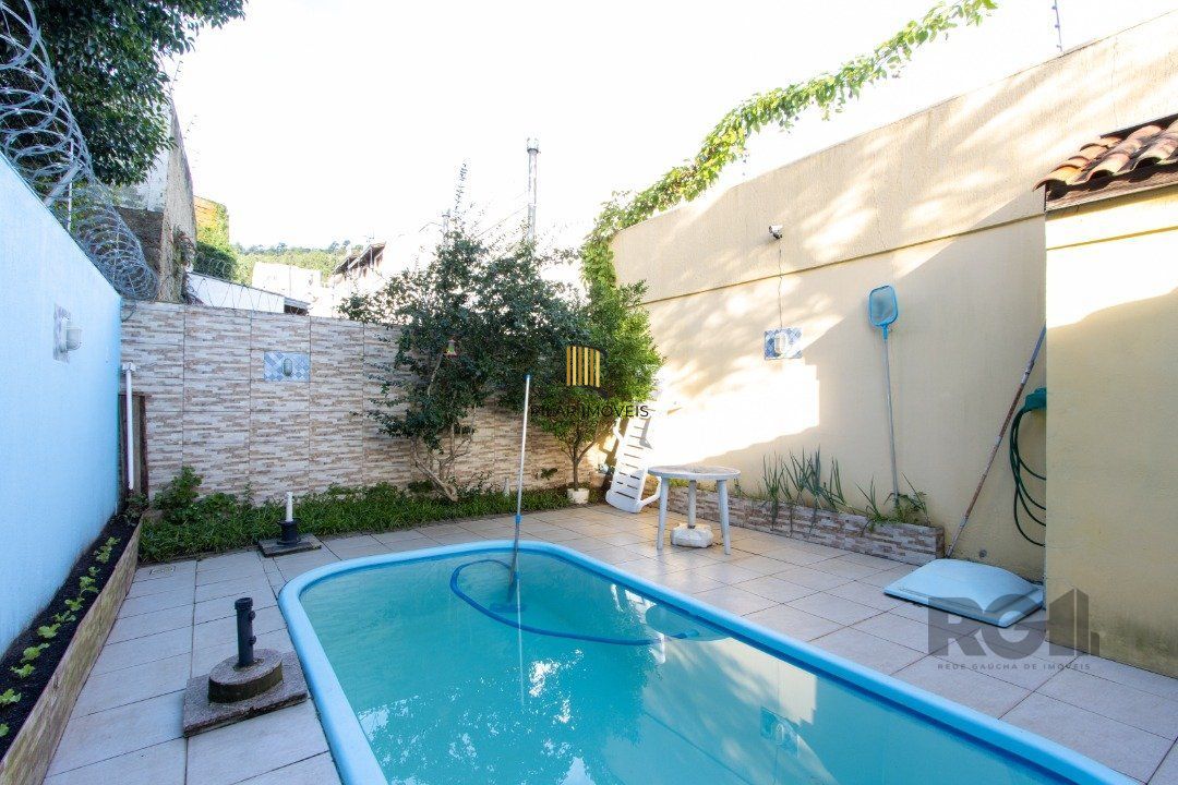 Casa para Venda - 204m², 3 quartos, 2 suites, 1 vaga - Caminhos do Sol - Guarujá