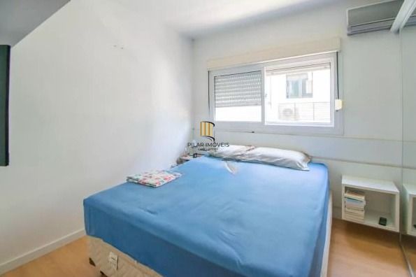 Apartamento com 2 dormitórios (reversível para 3) e 1 vaga escriturada  à venda no coração de Ipanema