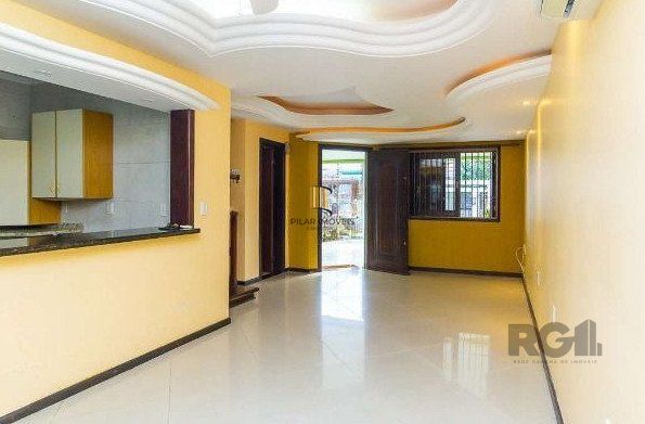 Casa para Venda - 167m², 3 dormitórios, sendo 1 suites, 7 vagas - Hípica