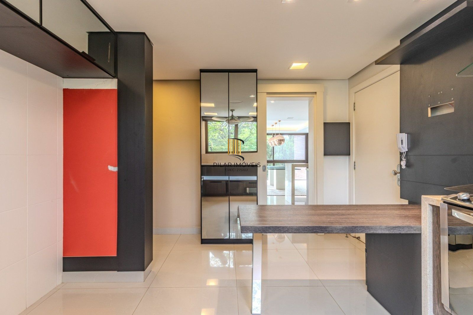 Alto Padrão no TERRAZAS: 4 Suítes, 312m² e Vista Incrível para a Natureza