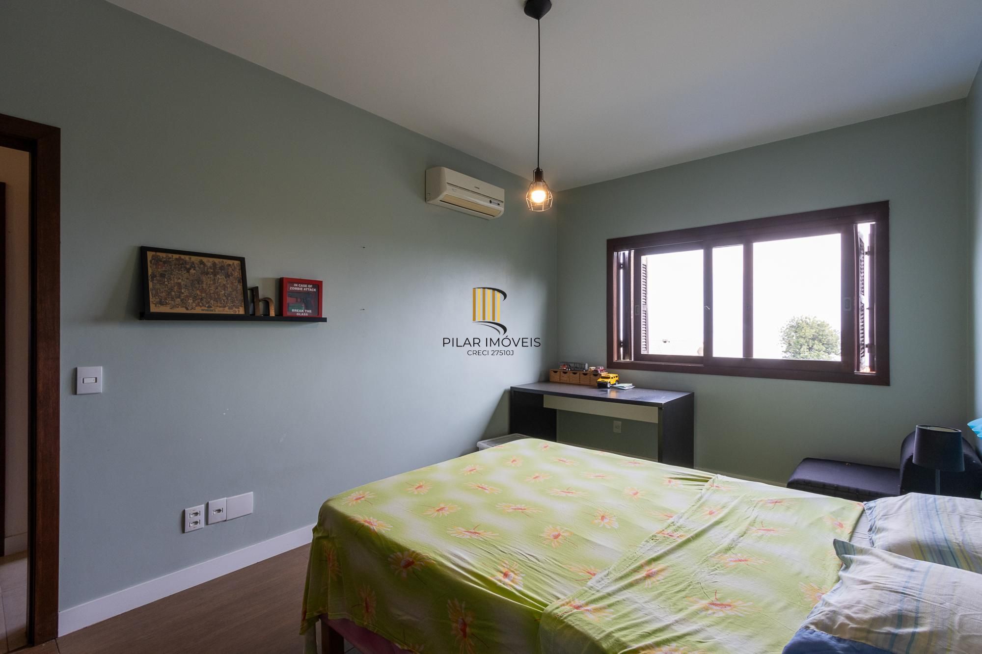 Casa com 6 quartos à venda  bairro Espírito Santo, Porto Alegre.