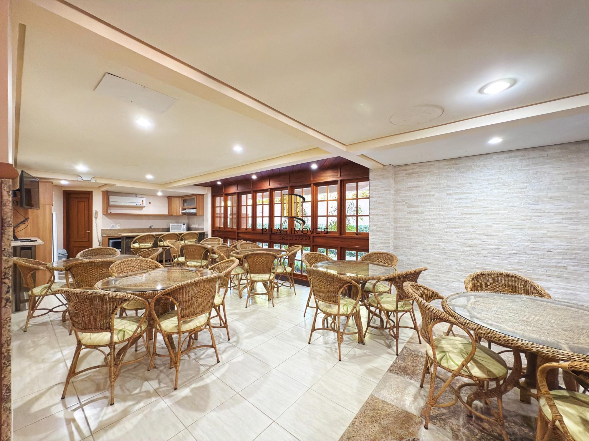 Apartamento desocupado, 2 quartos (1 suite), 2 vagas - Bairro Tristeza