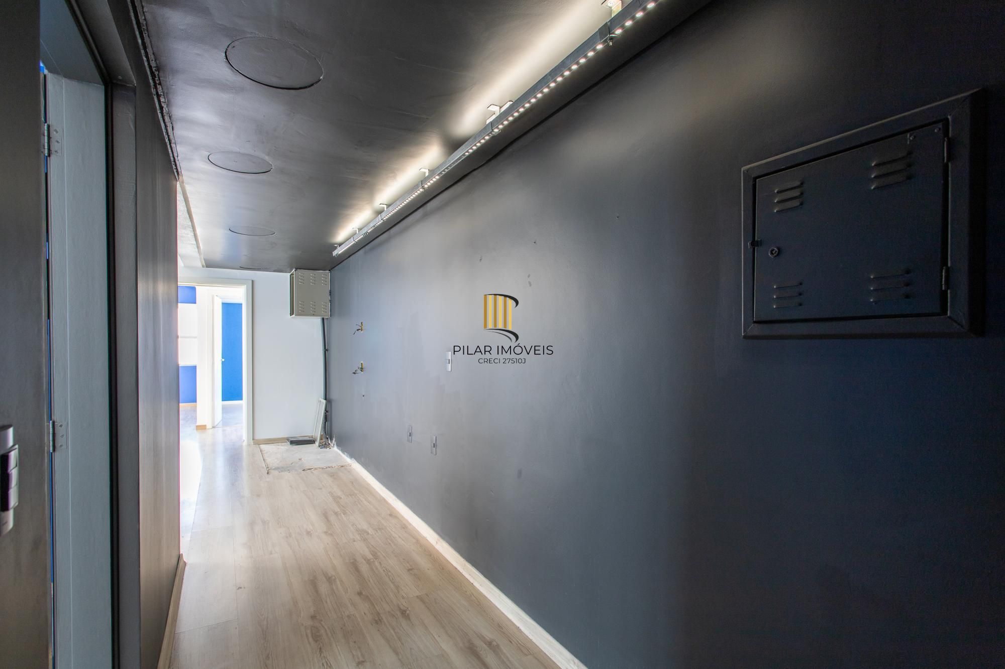 Andar inteiro com 214 m²