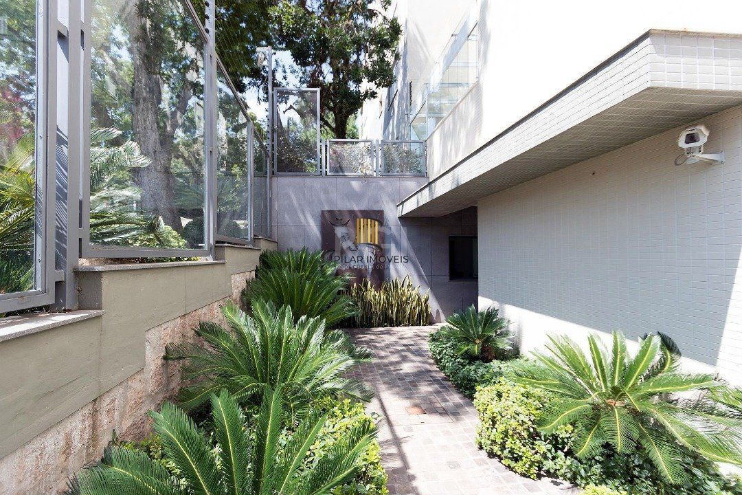 Cobertura para Venda - 319.17m², 3 dormitórios, sendo 3 suites, 4 vagas - Cristal