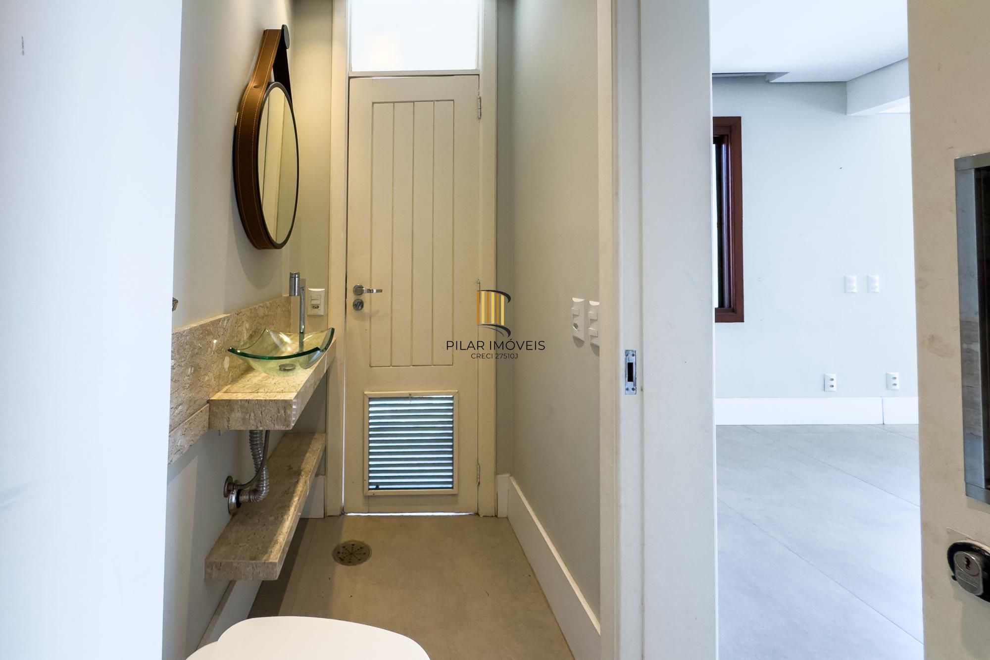 Cobertura alto padrão vista rio, construção Bandeira, com 228,32m² de área privativa.