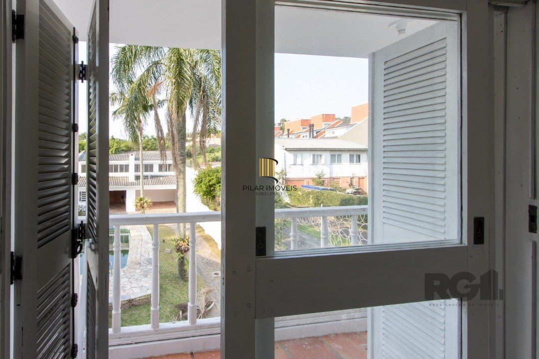 Casa para Venda - 337m², 3 dormitórios, sendo 1 suites, 3 vagas - Cristal