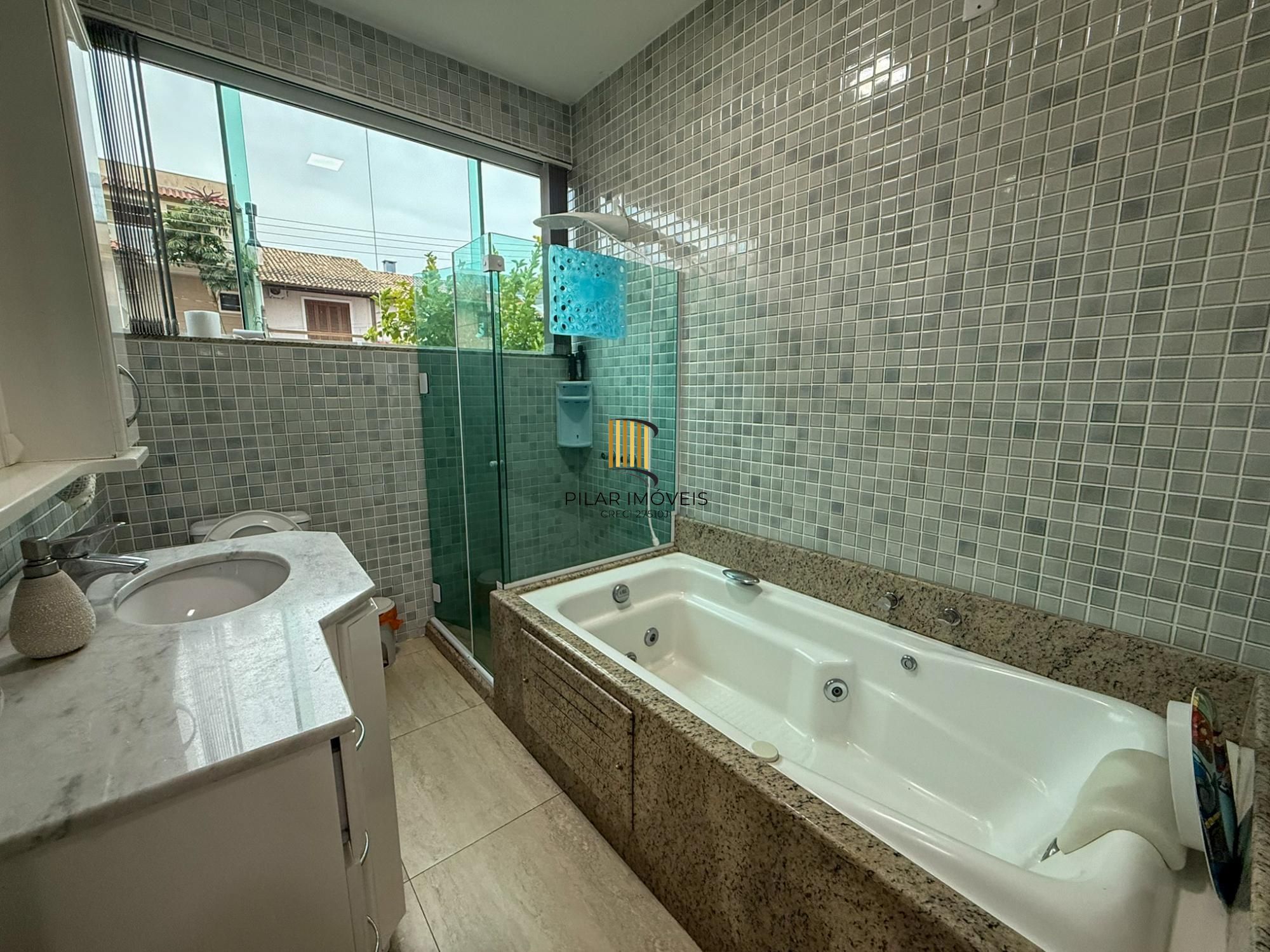 Casa no Lagos de Nova Ipanema com Elevador