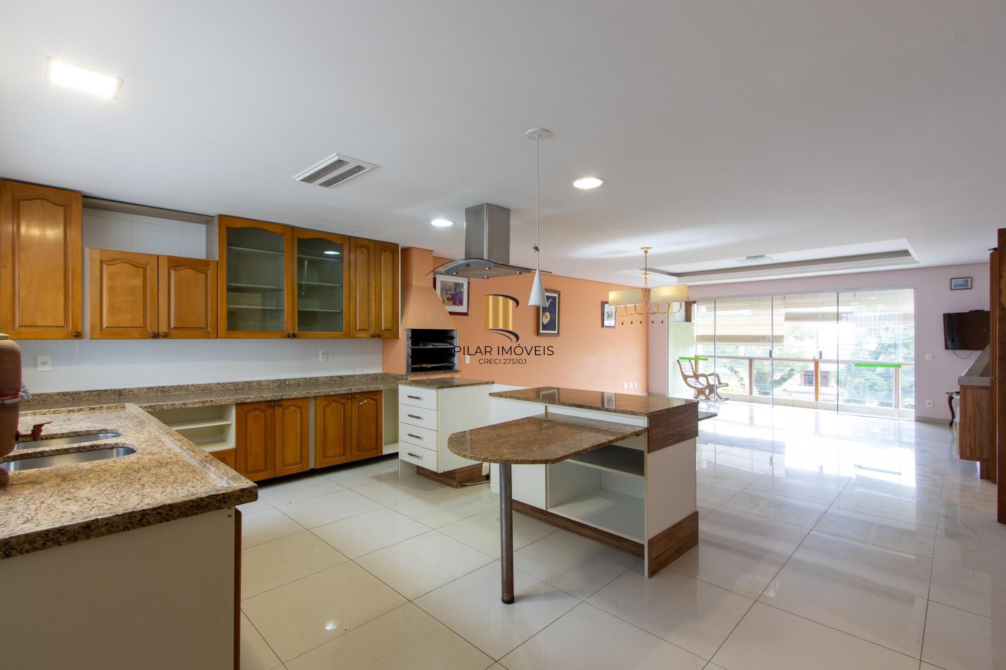Casa para Venda - 470m², 3 dormitórios, sendo 1 suites, 6 vagas - Nonoai