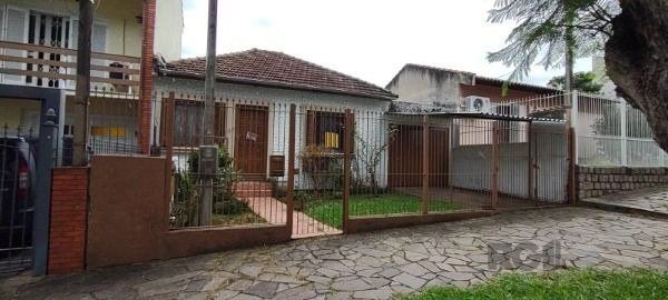 Casa 3 dormitórios no bairro Nonoai - Pilar Imóveis