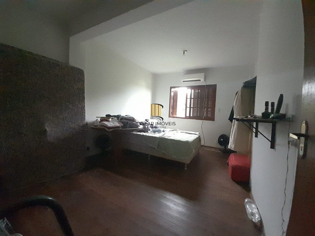 Casa para Venda com 3 dormitórios, sendo 1 suites e 3 vagas no bairro Ipanema