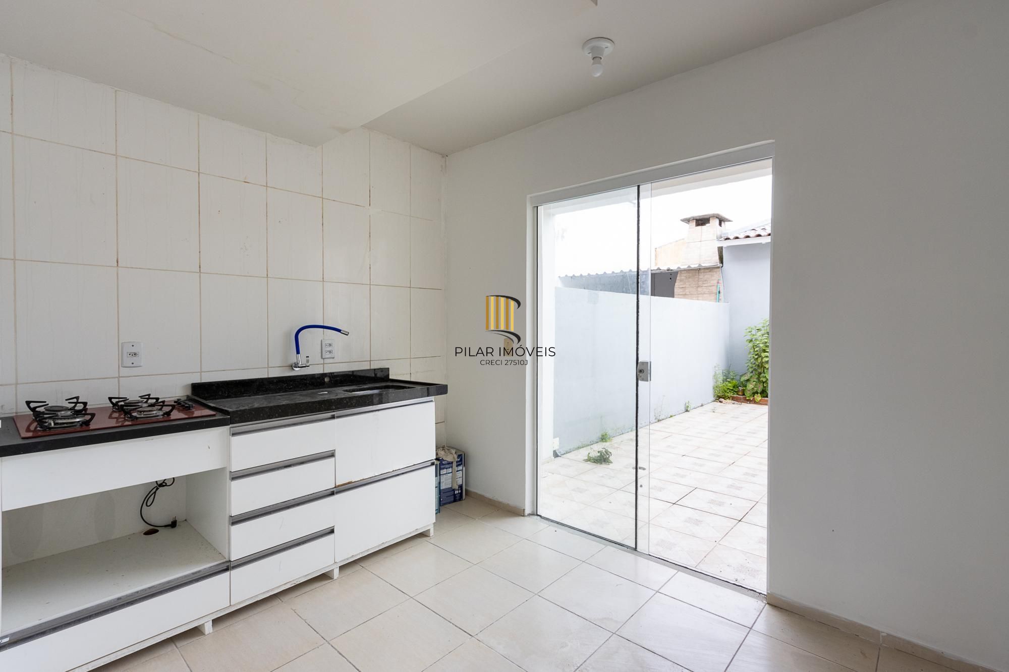 Casa (sobrado), 2 dormitórios, pátio - Bairro Hípica