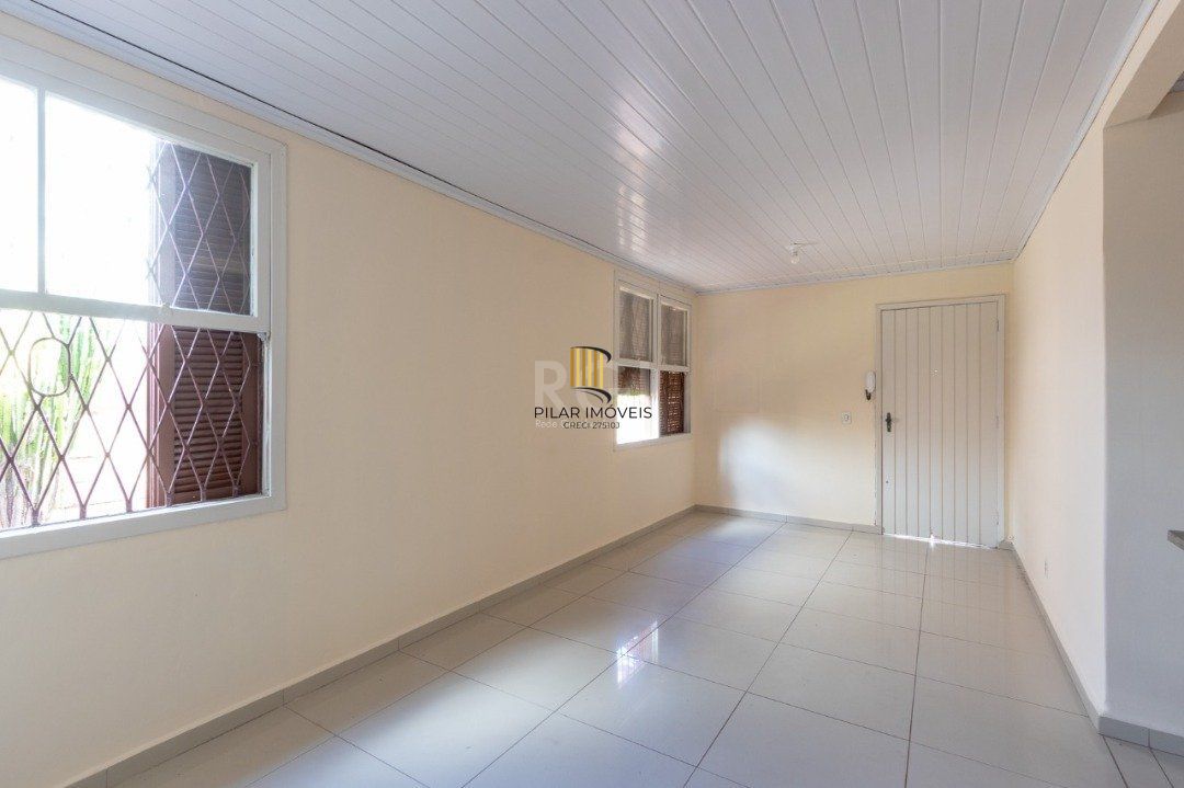 Casa térrea no Residencial Butui, possui 3 dormitórios, living espaçoso, cozinha funcional, banheiro social, área de serviço independente e pátio privativo