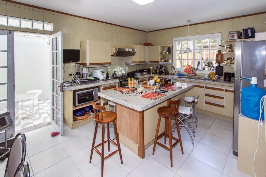 Casa para Venda - 281m², 3 dormitórios, sendo 1 suites, 3 vagas - Jardim Isabel