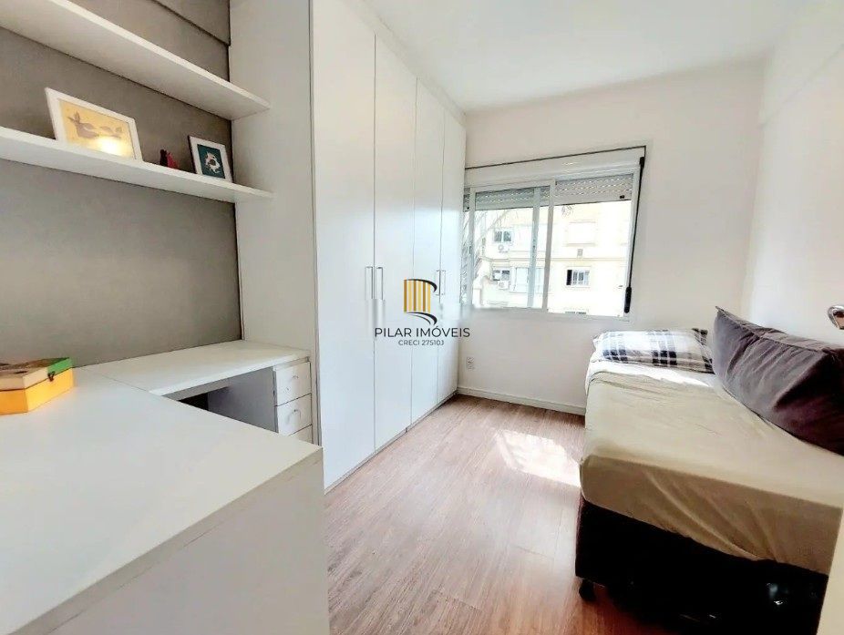 Apartamento de 3 dormitórios, 1 suíte e 1 vaga de garagem.