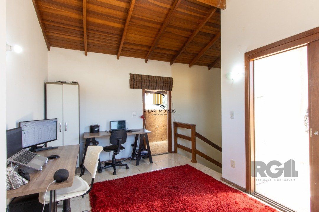 Casa para Venda - 135m², 3 dormitórios, sendo 1 suites, Hípica