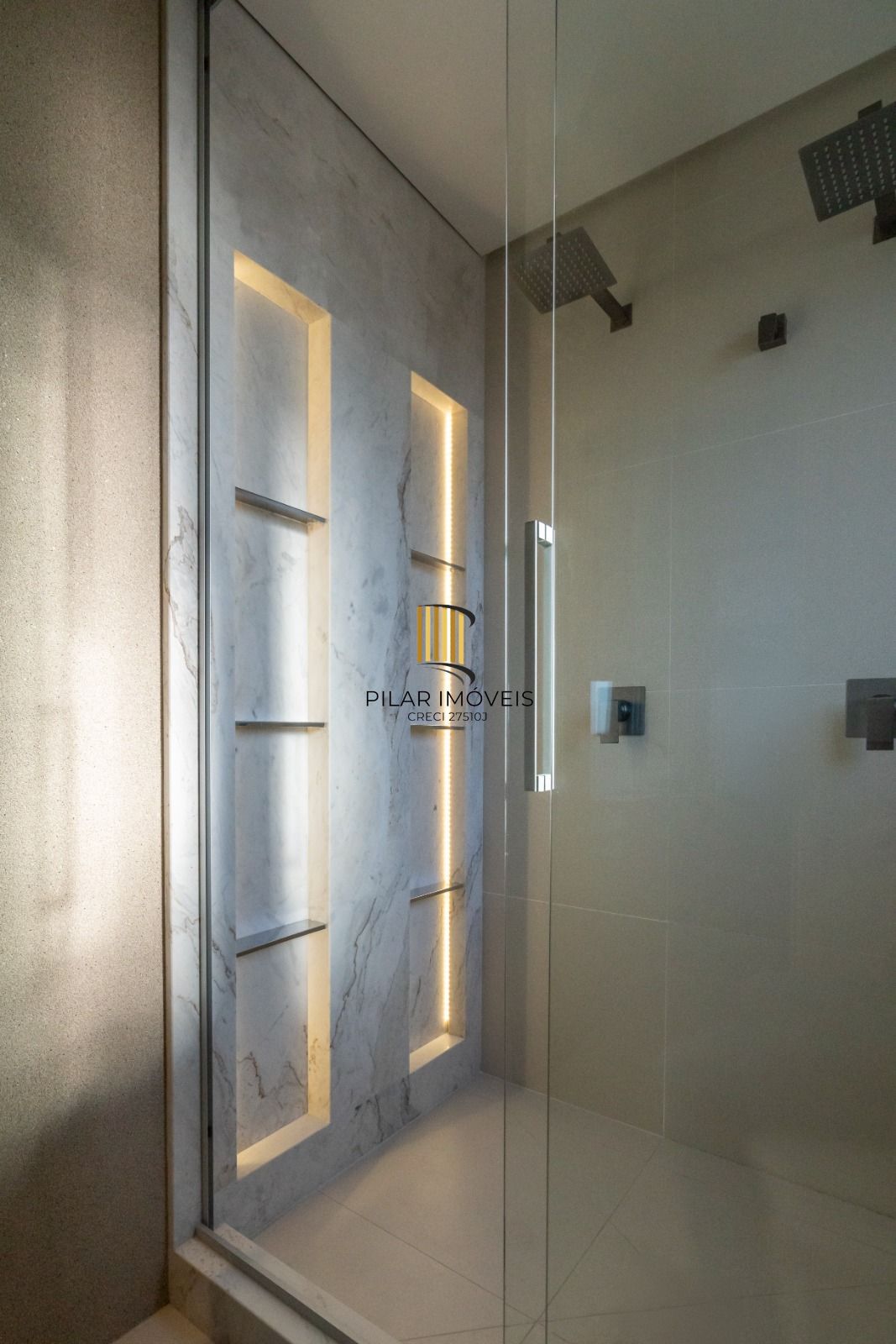 Cobertura para Venda - 483.85m², 3 dormitórios, sendo 3 suites, 4 vagas - Vila Assunção