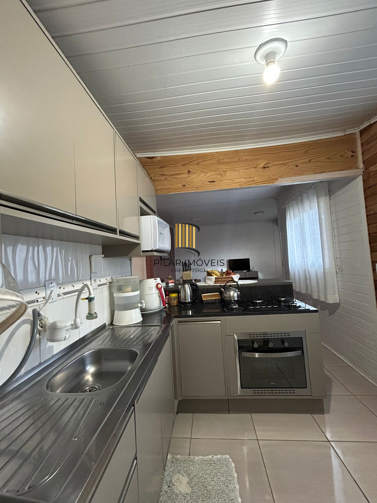 Casa 2 dormitórios no bairro Hípica