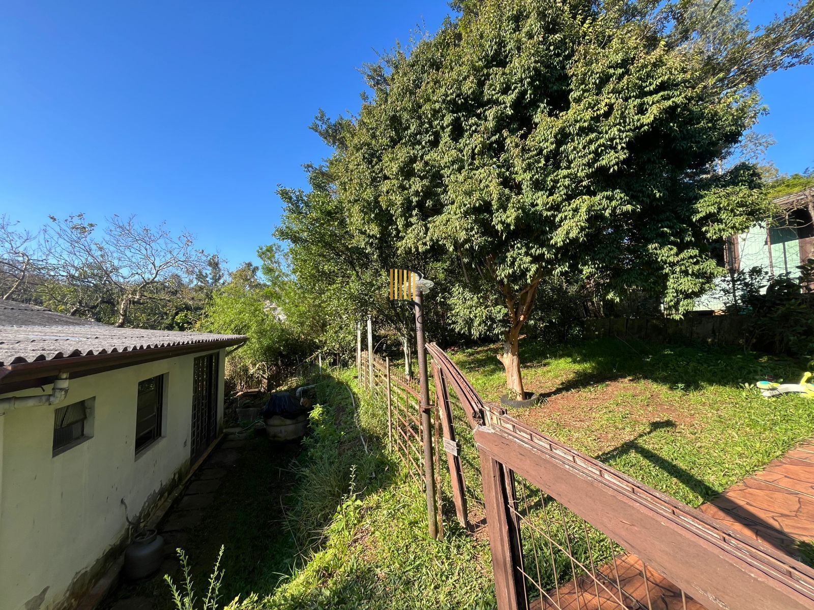 Terreno Amplo com 3 Casas – Vila Nova, Porto Alegre