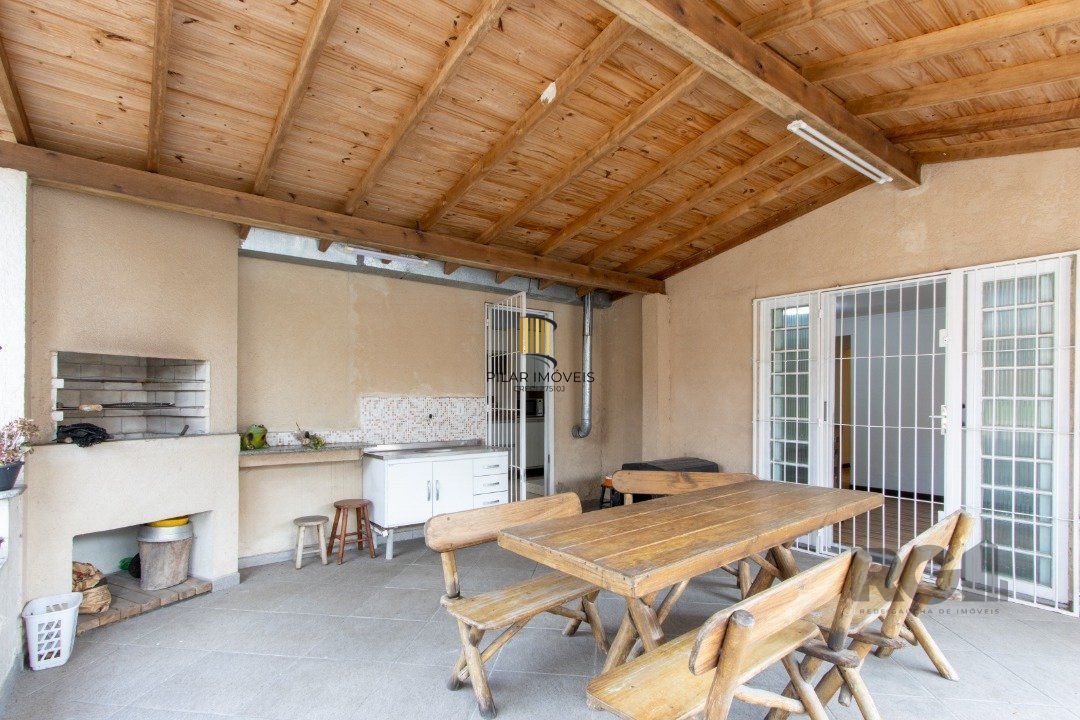 Casa 3 dormitórios, bairro Jardim Carvalho.